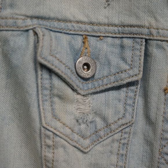 Women's Mudd Distressed Jean Jacket size Medium - Picture 4 of 7